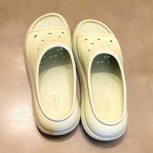 NWT Crocs Unisex Classic Crush Clog Women's 7, men's 5